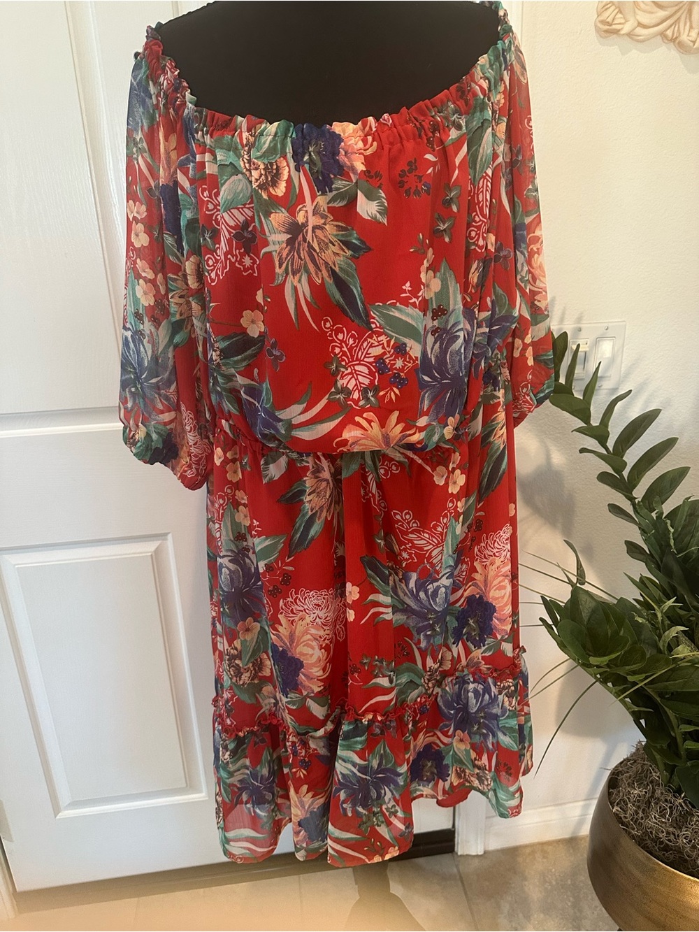 Ava & Viv 2x Red Floral Dress with Green Accents